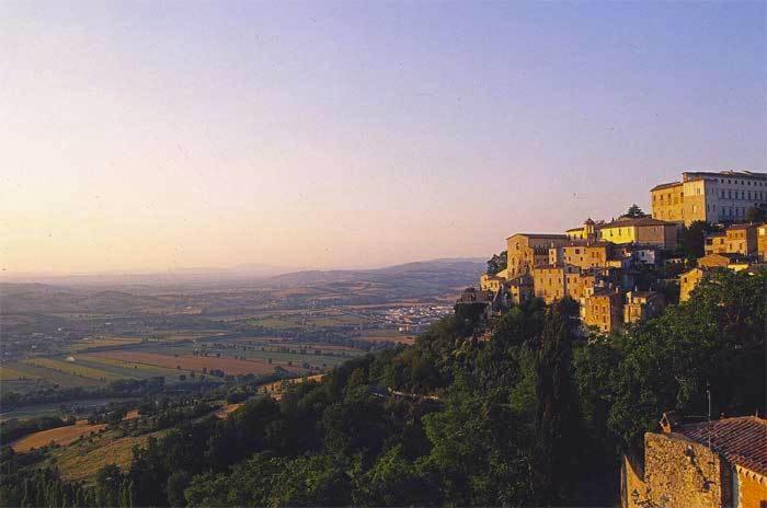 Hotel Tuder Todi Exterior foto